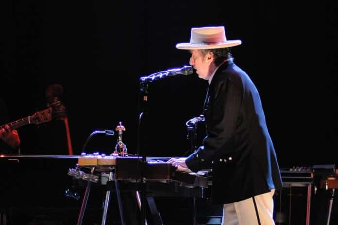 Bob Dylan Accused Of Sexually Abusing A 12 Year Old Girl In The 1960s